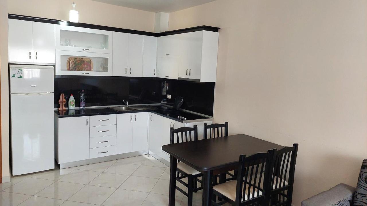 Sweetview 2-Bedroom Apartment With 3 Balcony Seaview Vlorë Εξωτερικό φωτογραφία